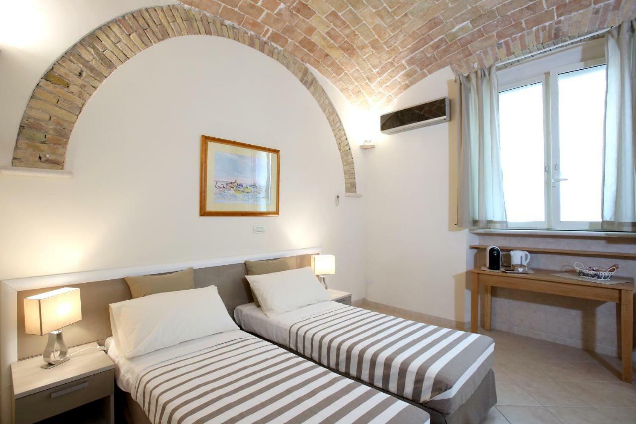 Victoria Royal Apartments & Rooms Termoli Exteriör bild